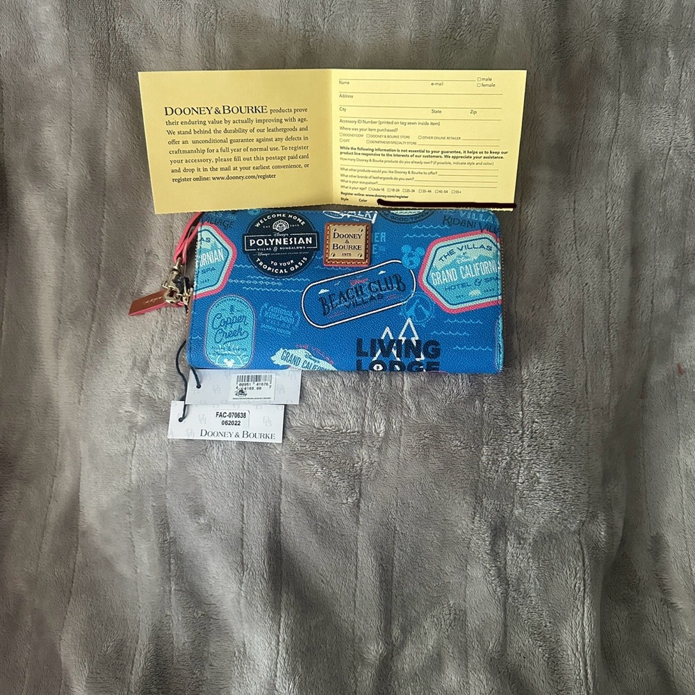 NWT Dooney & Bourke Blue and Pink Disney Wristlet - Picture 4 of 5